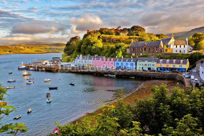 Explore the Isle of Skye in a full day tour - Kilt Rock and the first big photo stop