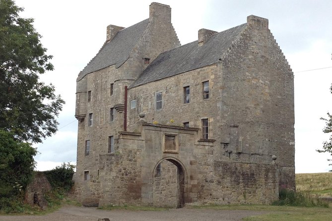 Five Outlander locations , Outlander film locations tour - Linlithgow Palace and the Wentworth Prison scenes