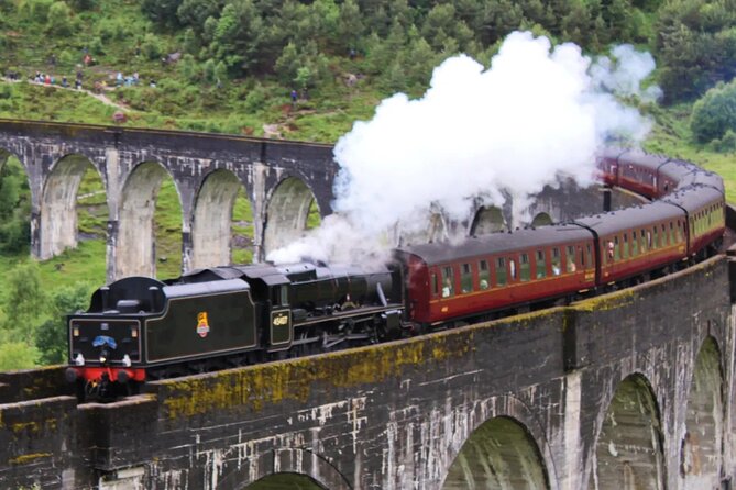Fort William and Glencoe Tour - Urquhart Castle and the northern loch road