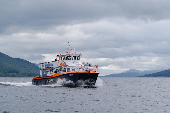 Fort William Seal Island Cruise - Passing the Caledonian Canal entrance