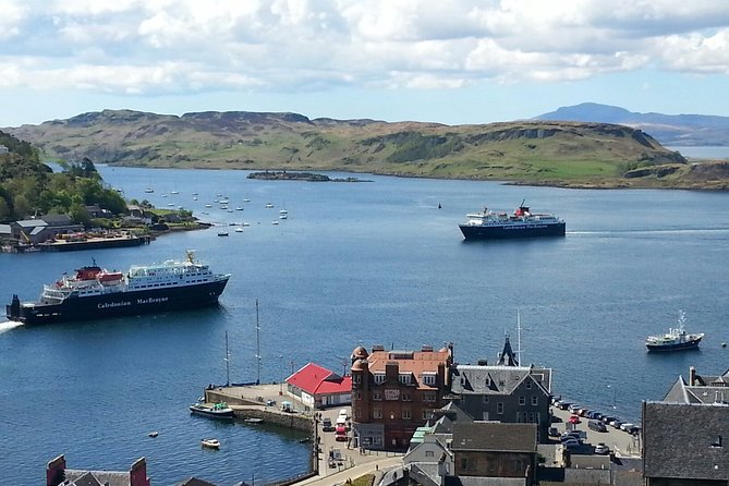 Full-Day Oban Castles and Glencoe Guided Tour from Glasgow - Glencoe and the 1692 massacre