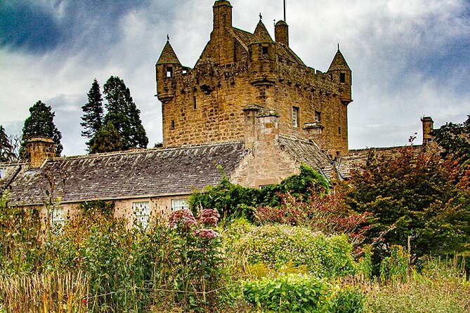 Full-Day Private Tour to Urquhart Castle Loch Ness and Inverness - Clava Cairns and the Outlander Connection
