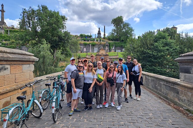 Glasgow City and Clyde Bridges Bike Tour - Riverside riding through Kelvingrove Park
