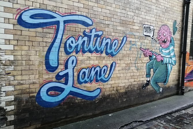 Glasgow Street Art Daily Walking Tour: 2pm - Billy Connolly high above the street