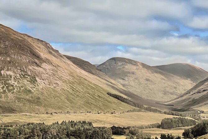 Glenfinnan Viaduct Glencoe Fort William Private Tour Glasgow - Stirling Castle and the Wallace Monument from the road