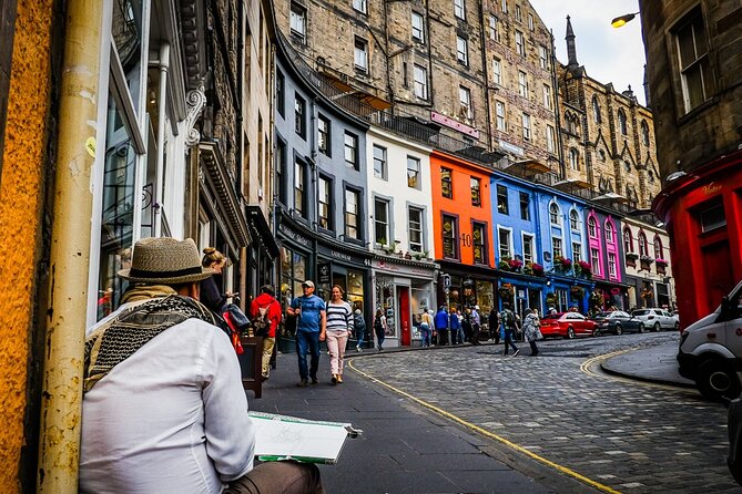 Guided 60-Minute Photography and sightseeing Tour in Edinburgh - Starting at the Witches Well at 8:00 am