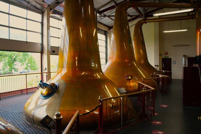 Guided Tour in Aberfeldy Distillery with Connoisseur Experience - Food, extra drinks, and time on site