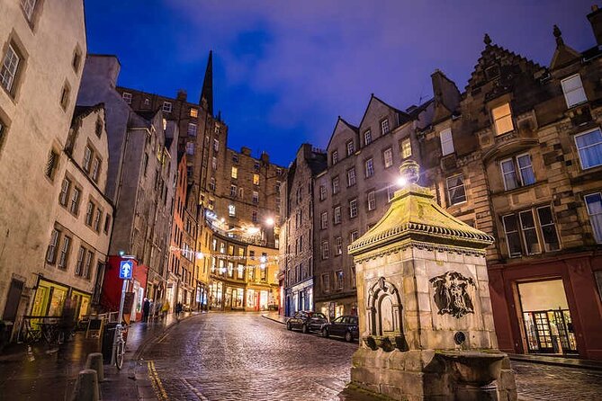 Harry Potter Tour & Edinburgh Castle Visit - Greyfriars Kirkyard, the tour’s clearest Potter link