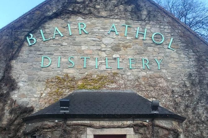 Highland and Lowland whisky tour - Half day from Edinburgh - Tullibardine: an artisan distillery near the Ochil Hills
