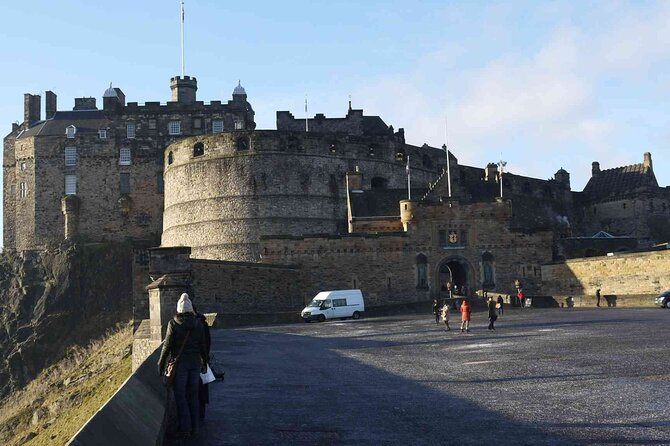 Highlights from the Royal Mile: A Self-Guided Audio Tour - Walking the Royal Mile from Castlehill to Canongate