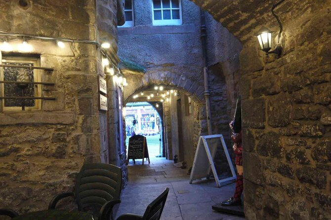 Highlights from the Royal Mile: A Self-Guided Audio Tour - Old Tolbooth Wynd and the darker side of the Old Town