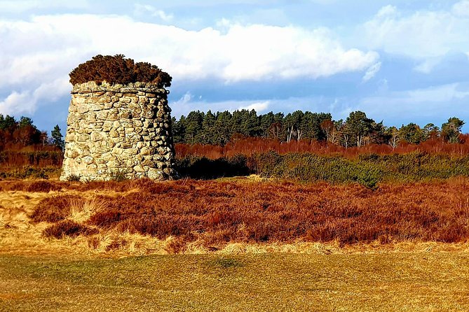 Invergordon Outlander - Clava Cairns and the stone behind Claire’s time travel