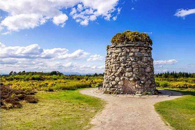 INVERGORDON PORT Tour of Culloden, Cairns & Cawdor Castle - Highland cows and Beauly’s farm stop