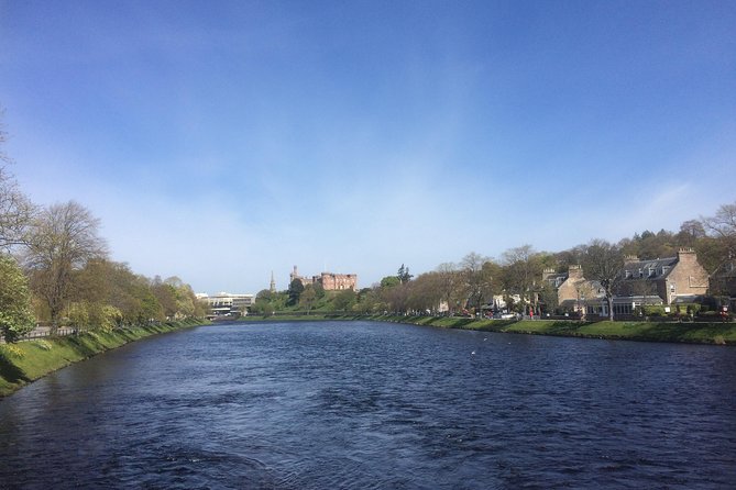 Inverness Bike Tour a 2 hours guided bike tour around the Waterways of Inverness - Following the Caledonian Canal and its locks