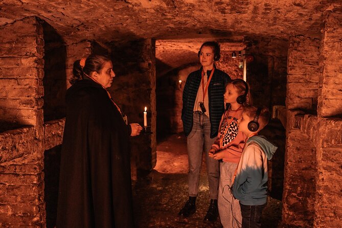 Kids Multi-Sensory Underground Vaults Tour in Edinburgh - Entering the Blair Street Underground Vaults