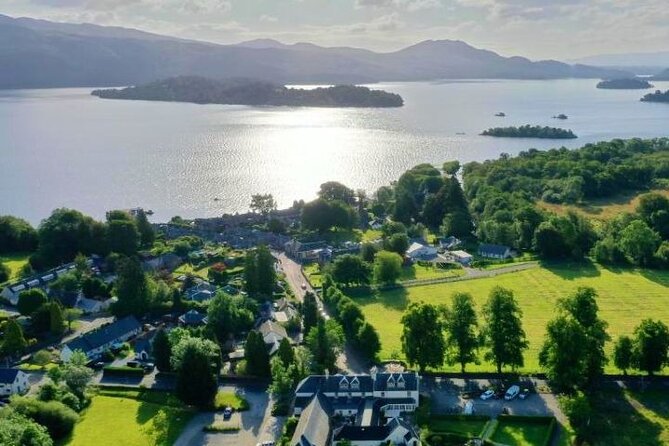 Loch Lomond & Inveraray Private Day Tour with Scottish Local - Choosing lunch beside Loch Fyne