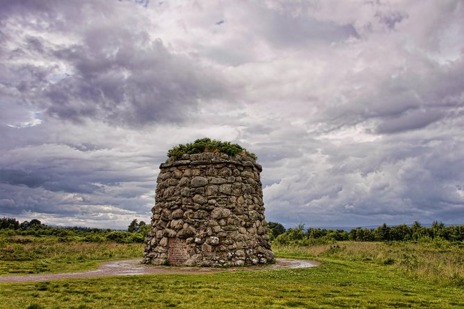 Loch Ness Cruise, Outlander & Urquhart Castle Tour from Inverness - Loch Ness and Urquhart Castle before the crowds