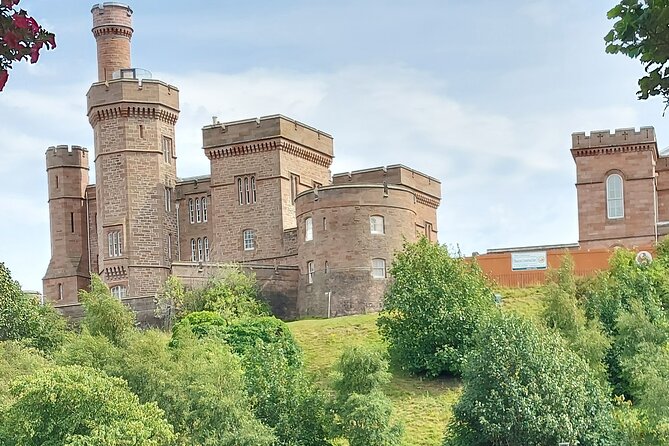 Loch Ness Tour - Cawdor Castle and the Macbeth connection