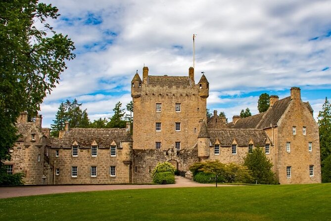 Loch Ness, Urquhart Castle & Culloden Battlefield - Beauly Priory: a quiet start with French roots