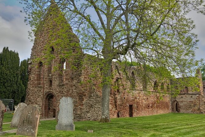 Loch Ness, Urquhart Castle & Culloden Battlefield - Clava Cairns: ancient stones beside the River Nairn