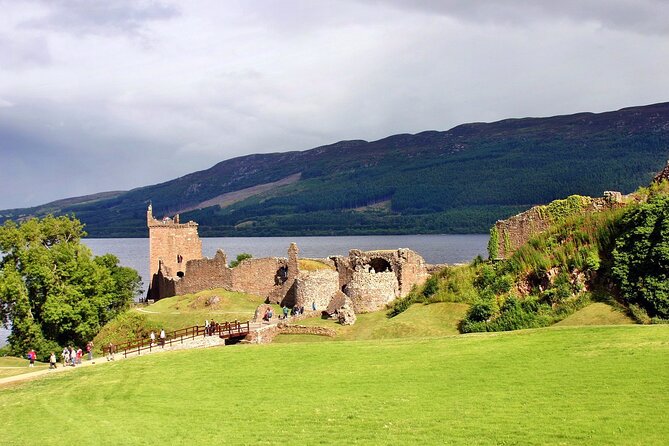 Loch Ness Urquhart Culloden Clava Cawdor Whisky tasting Inverness - Cawdor Castle and its gardens
