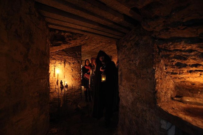 Multi-Sensory Haunted Underground Vaults Tour in Edinburgh - The guides make or break the hour