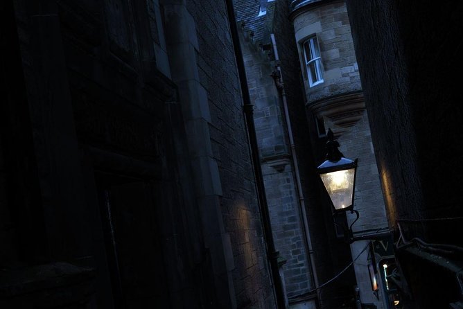 Multi-Sensory Night Walking Tour with Haunted Vaults in Edinburgh - Storytelling makes or breaks the hour