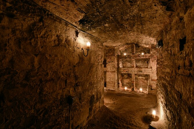 Multi-Sensory Night Walking Tour with Haunted Vaults in Edinburgh - Walking the Royal Mile’s darker side