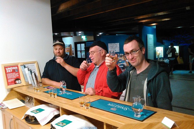 North Highland Deluxe Whisky Tour with Castle Option - What the guide adds to the drive