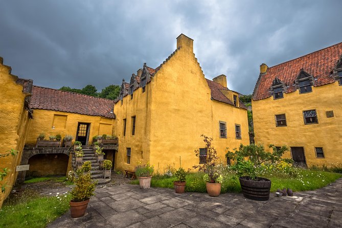 Outlander Film Locations Day Trip from Edinburgh - Culross, the real-world Cranesmuir