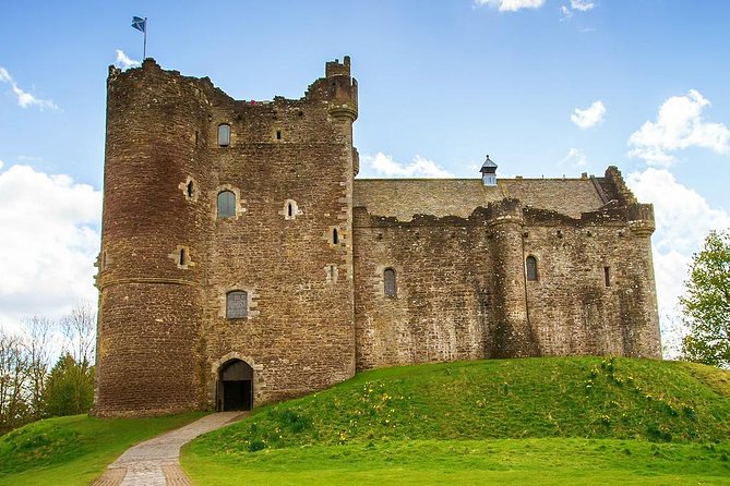 Outlander Luxury Private Day Tour from Edinburgh - Linlithgow Palace and Wentworth Prison