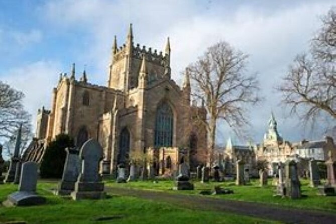 Personalized Bespoke Private St. Andrews Tour - Falkland’s Renaissance streets and palace