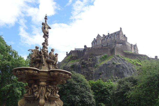 Private 4 Hour Tour of Edinburgh in a Spacious 6-seater Mercedes - Edinburgh Castle and the Old Town ridge