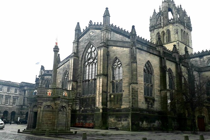 Private Dark History Tour: Eerie Edinburgh - Mercat Cross and medieval public punishment