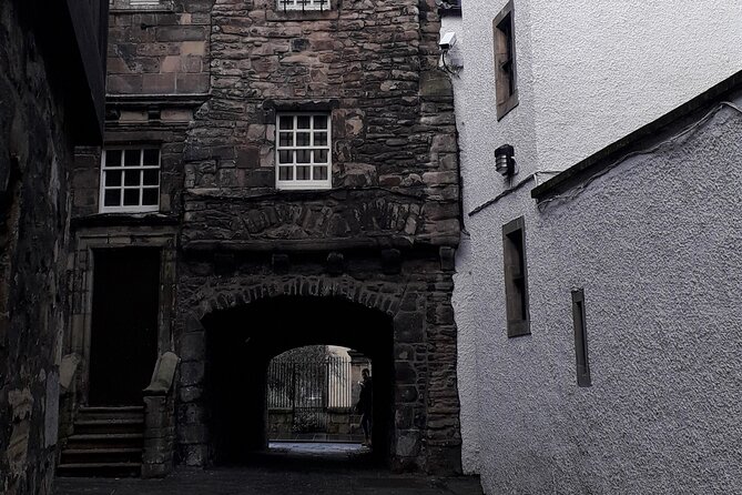 Private Dark History Tour: Eerie Edinburgh - The Royal Mile as yesterday’s health hazard