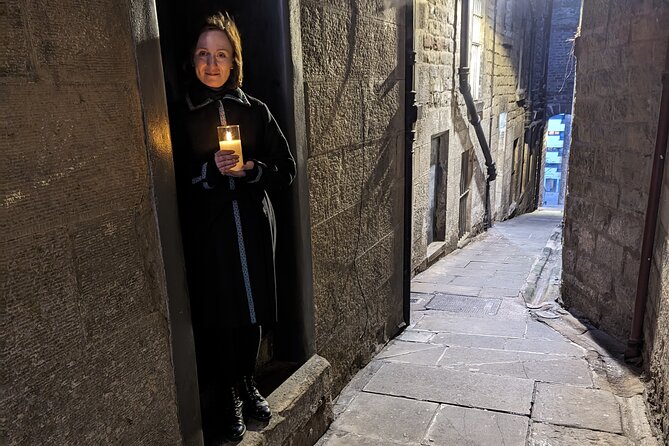 Private Dark History Tour: Eerie Edinburgh - Canongate: a neighboring town with bloody stories