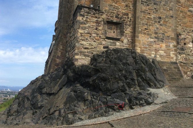 Private Edinburgh Castle Tour - Entering the castle and taking in the battlements