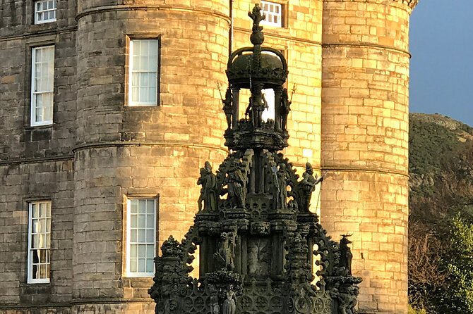 Private Edinburgh City 4-Hour Guided Tour in a black cab LEVC TX - Dean Village: a quieter side of the city