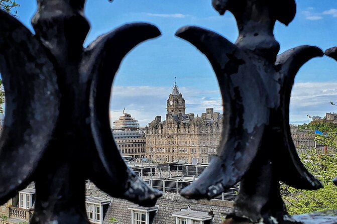 Private Edinburgh driving tour - Starting at St Giles’ Cathedral and the Royal Mile
