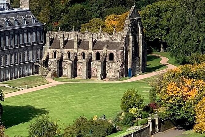 Private Edinburgh Full Day Guided Tour in a Black Cab LEVC TX - Rosslyn Chapel and the Da Vinci Code connection
