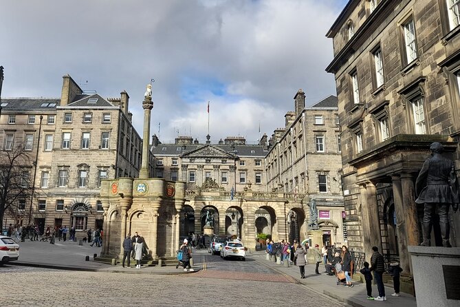 Private Edinburgh Old Town and Royal Mile Walking Tour - St Giles’ Cathedral and Mercat Cross