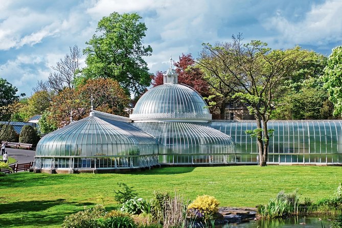 Private Glasgow West End Tour: Arts and Culture - Victorian glasshouses at Glasgow Botanic Gardens