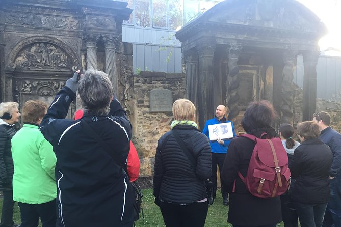 Private Greyfriars Kirkyard history tour - Why the private format changes the experience