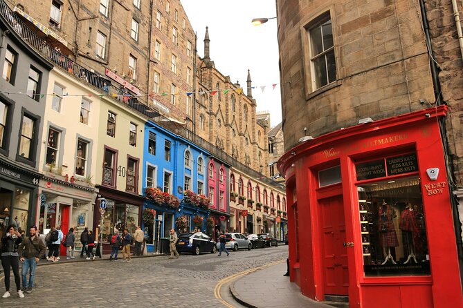 Private Half Day Tour of Edinburgh in a Black Cab - Greyfriars Kirk and the story of Bobby