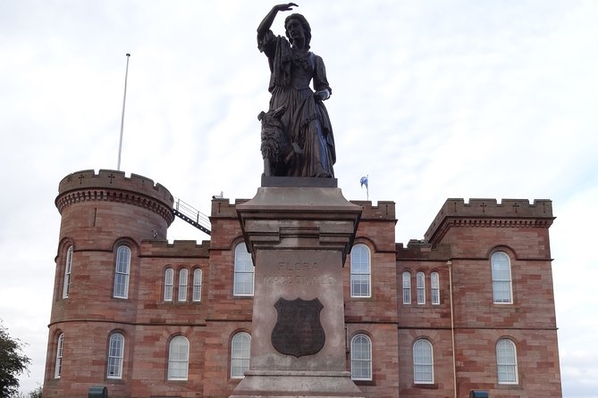 Private Inverness Walking Tour - Inverness Town House and the city’s civic identity