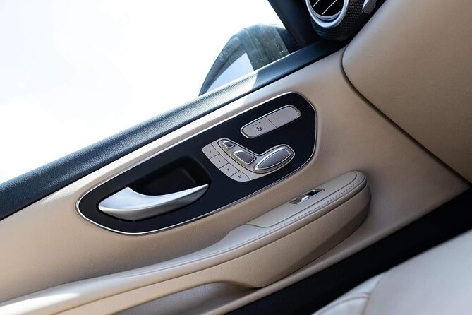 Private luxury transfer from Edinburgh Airport to Edinburgh - Meeting Your Driver Inside Edinburgh Airport