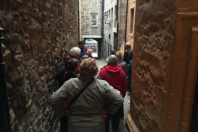 Private Old Edinburgh Tour – Walk in the footsteps of Royals and Rogues!