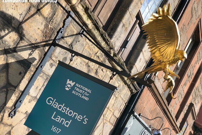Private Old Town, Edinburgh Walking Tour - Old houses, changing uses, and modern Edinburgh