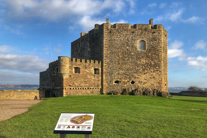 Private 'Outlander' Film Locations Day Trip from Edinburgh - The guide can make or break the screen connections
