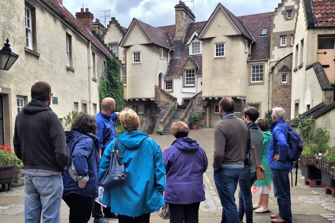 Private Royal Mile walking tour - Discover the history of our most famous street - Starting at Dynamic Earth and Holyroodhouse